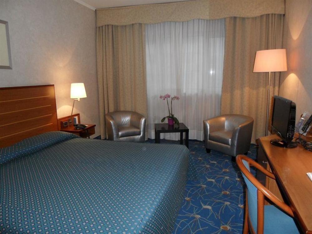 B&B Hotel Cuneo Cristal Kültér fotó