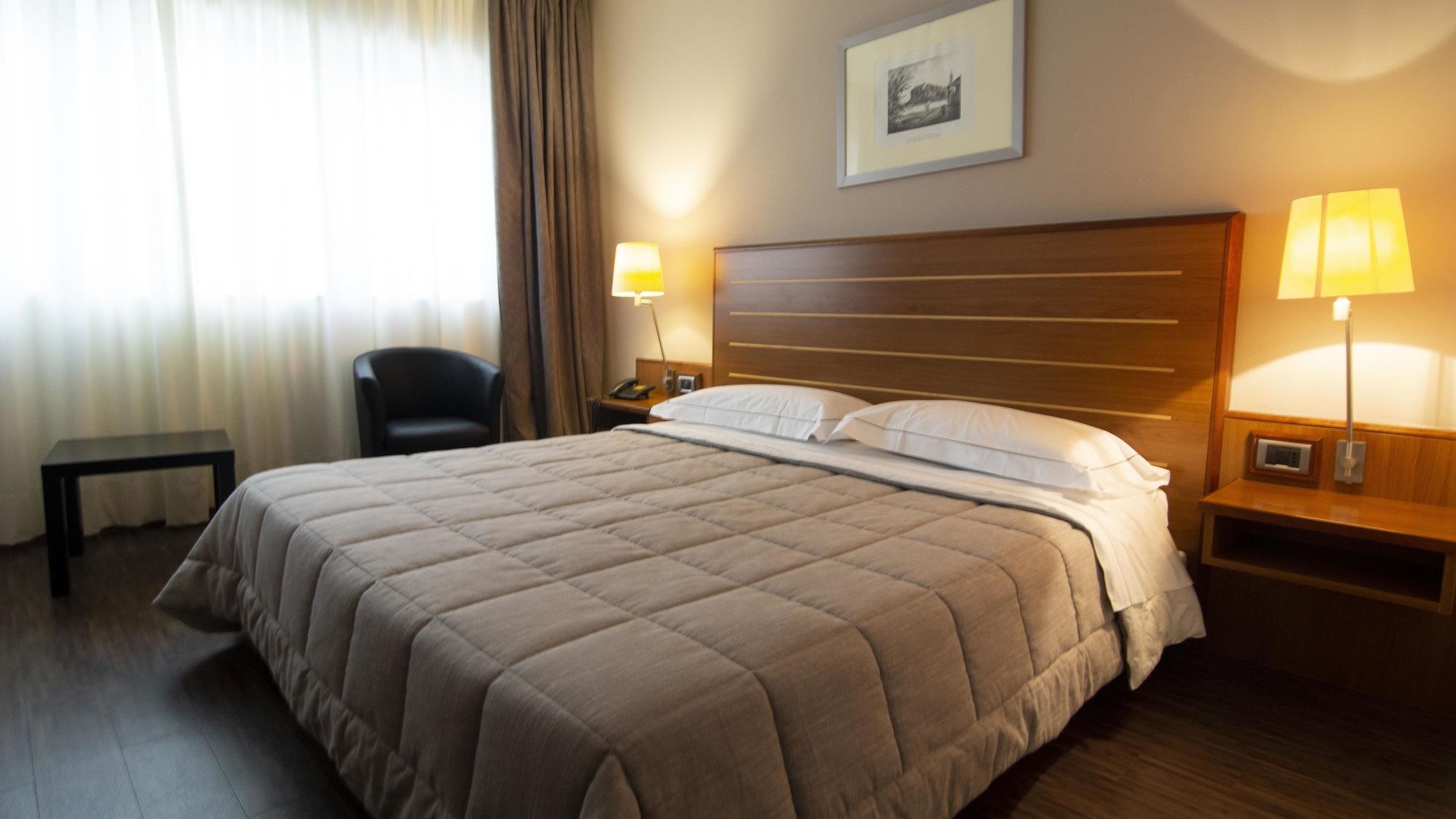 B&B Hotel Cuneo Cristal Kültér fotó