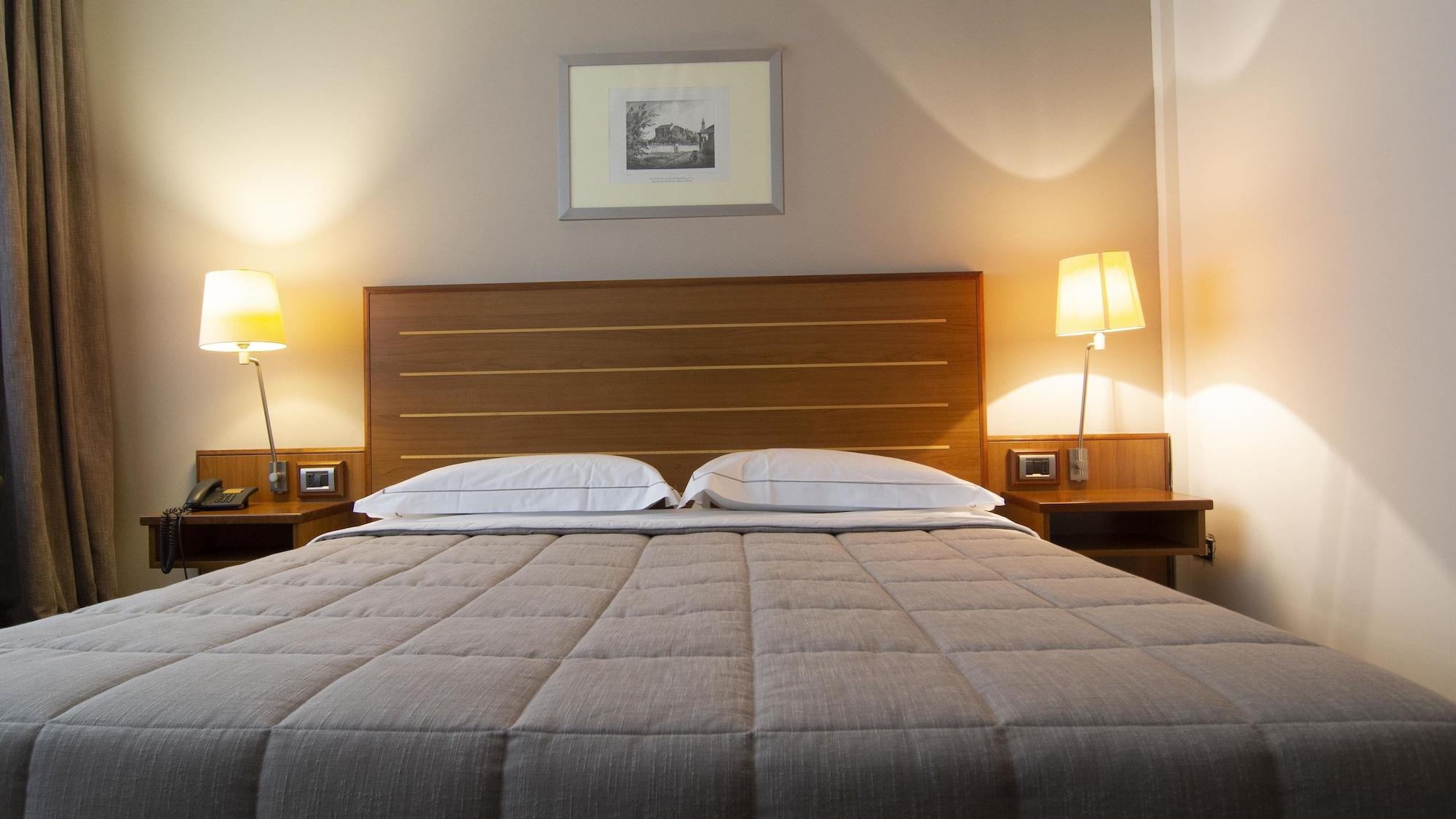 B&B Hotel Cuneo Cristal Kültér fotó