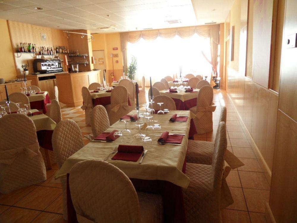 B&B Hotel Cuneo Cristal Kültér fotó